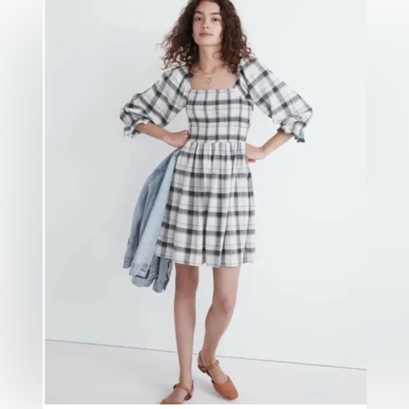 Madewell Dresses & Skirts - Madewell mini dress Lucie Elbow-Sleeve Smocked in Lebaum Plaid